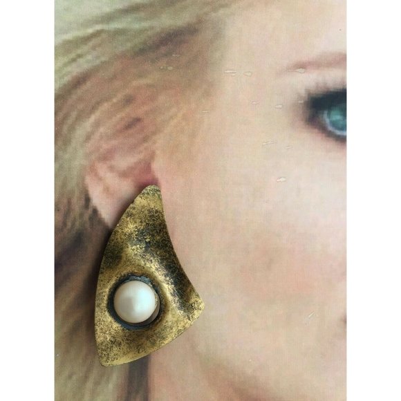 VTG Robert Lee Morris? Avant-Garde Faux Pearl gold tone EARRING Couture designer - Picture 5 of 6